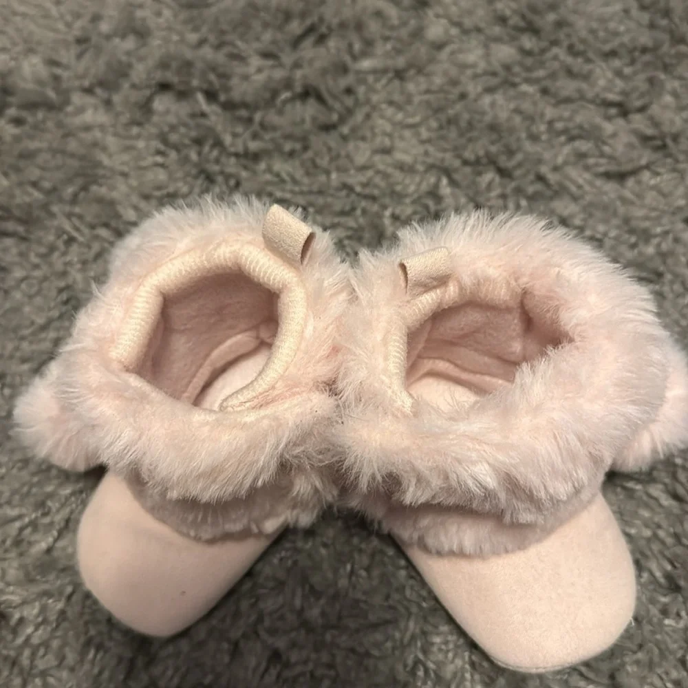 NWOT Stepping Stones Pink Fur Boots